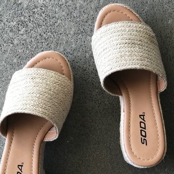 1 Left! Soda Bertha Chunky Heeled Woven Espadrille Sandal - Picture 8 of 9